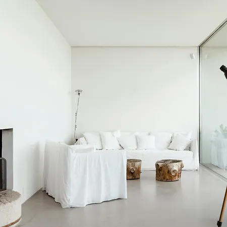 Unite With The Horizon In Architectural Wonder Ferienhaus