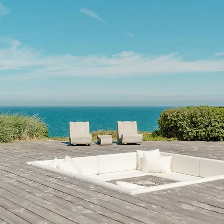 Unite With The Horizon In Architectural Wonder Ferienhaus
