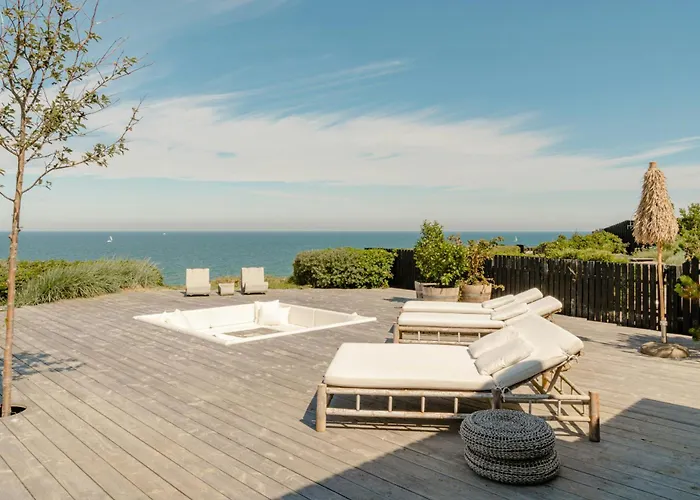 Unite With The Horizon In Architectural Wonder Casa vacanze