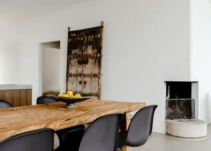 Casa vacanze Unite With The Horizon In Architectural Wonder *